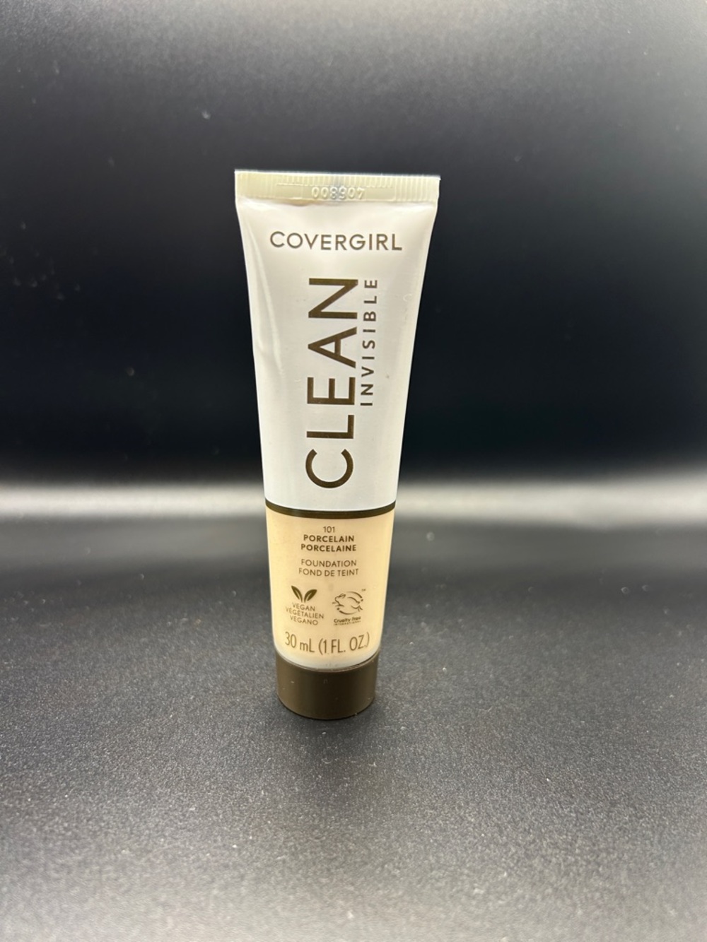 COVERGIRL Clean Invisible Foundation 101 Porcelain Shade